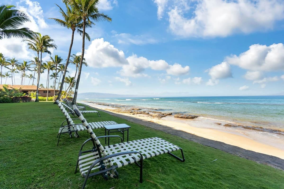 1BR Oceanfront 3rd-Floor, Pool, Balcony, W/D - Photo 3