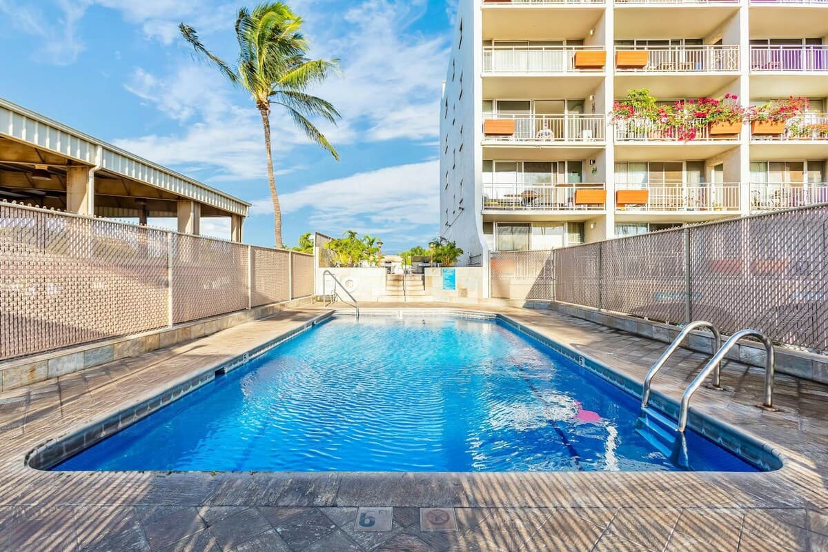 Condo in Kihei · ★4.5 · 1 bedroom · 2 beds · 1 shared bath - Photo 4