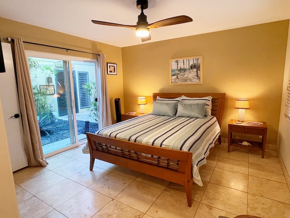 Home in Kailua-Kona · ★4.95 · 3 bedrooms · 4 beds · 2 private baths - Photo 4