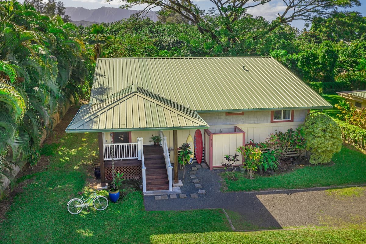 Home in Hanalei · ★4.98 · 3 bedrooms · 3 beds · 3 baths - Photo 1
