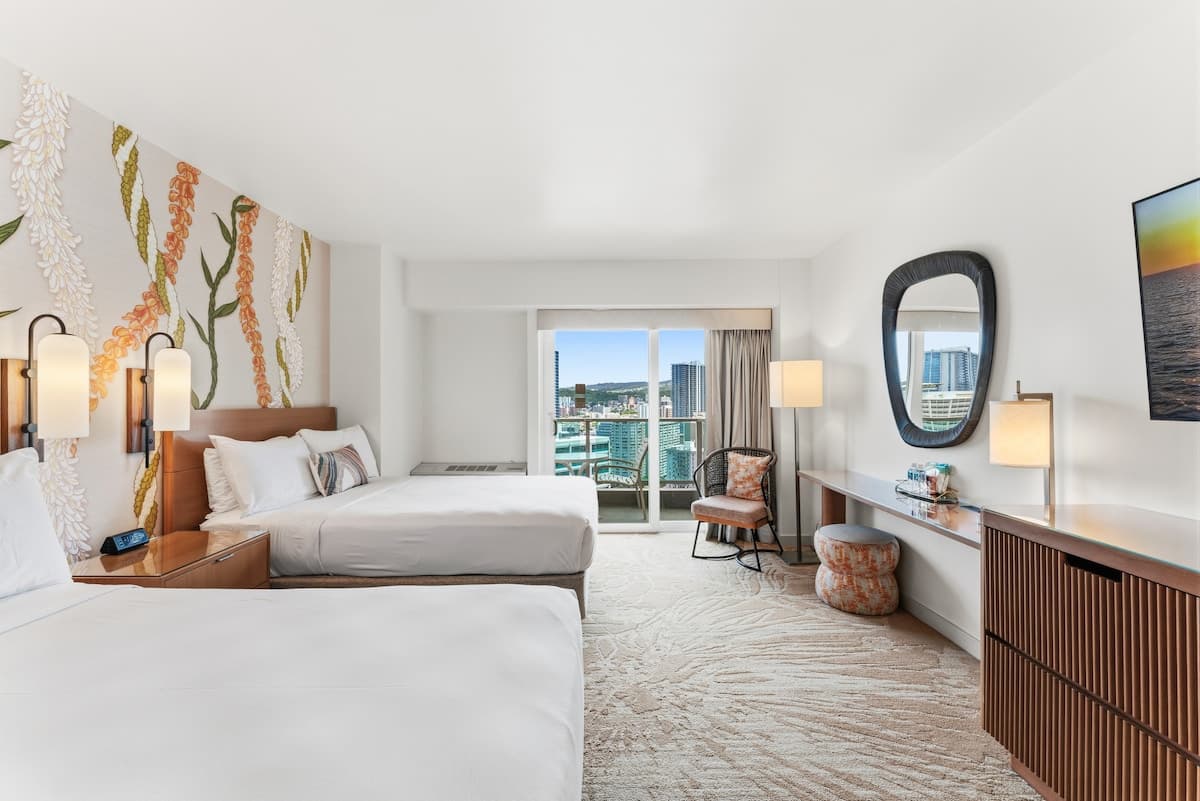 Condo in Honolulu · ★4.94 · Studio · 2 beds · 1 private bath - Photo 4