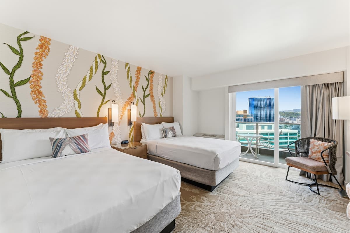 Condo in Honolulu · ★4.94 · Studio · 2 beds · 1 private bath - Photo 1