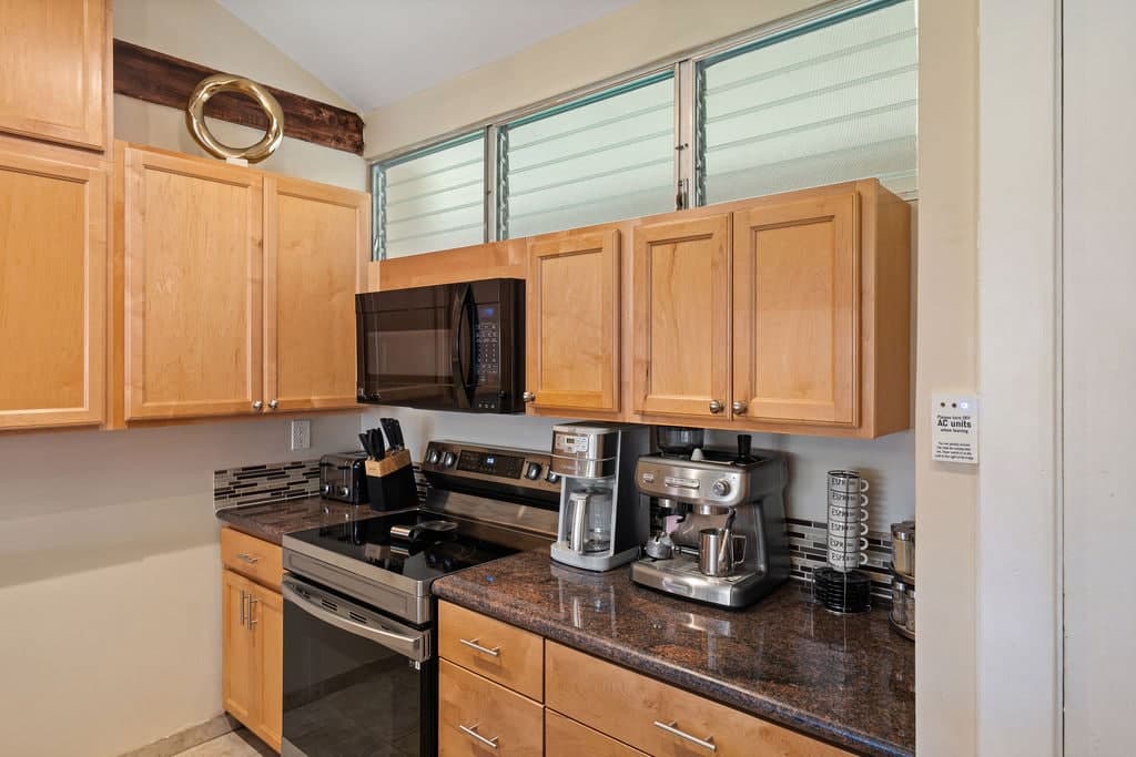 Condo in Kihei · ★4.9 · 2 bedrooms · 3 beds · 2 baths - Photo 5