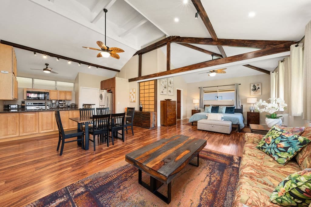 Condo in Kihei · ★4.9 · 2 bedrooms · 3 beds · 2 baths - Photo 1