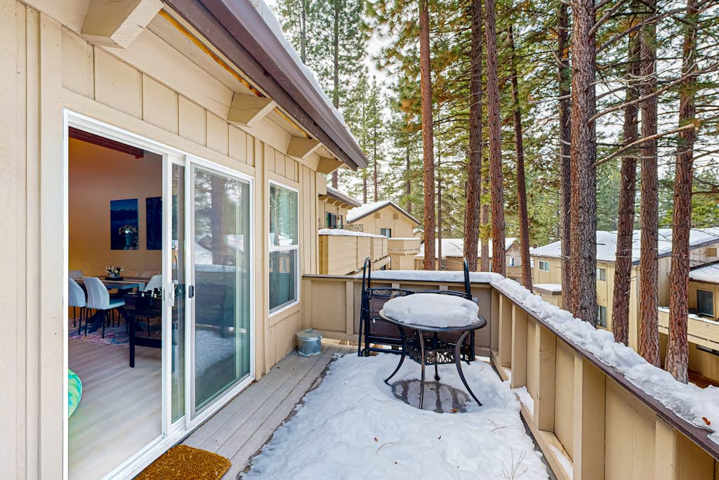 Townhouse in Incline Village · ★4.83 · 3 bedrooms · 5 beds · 2.5 private baths - Photo 3