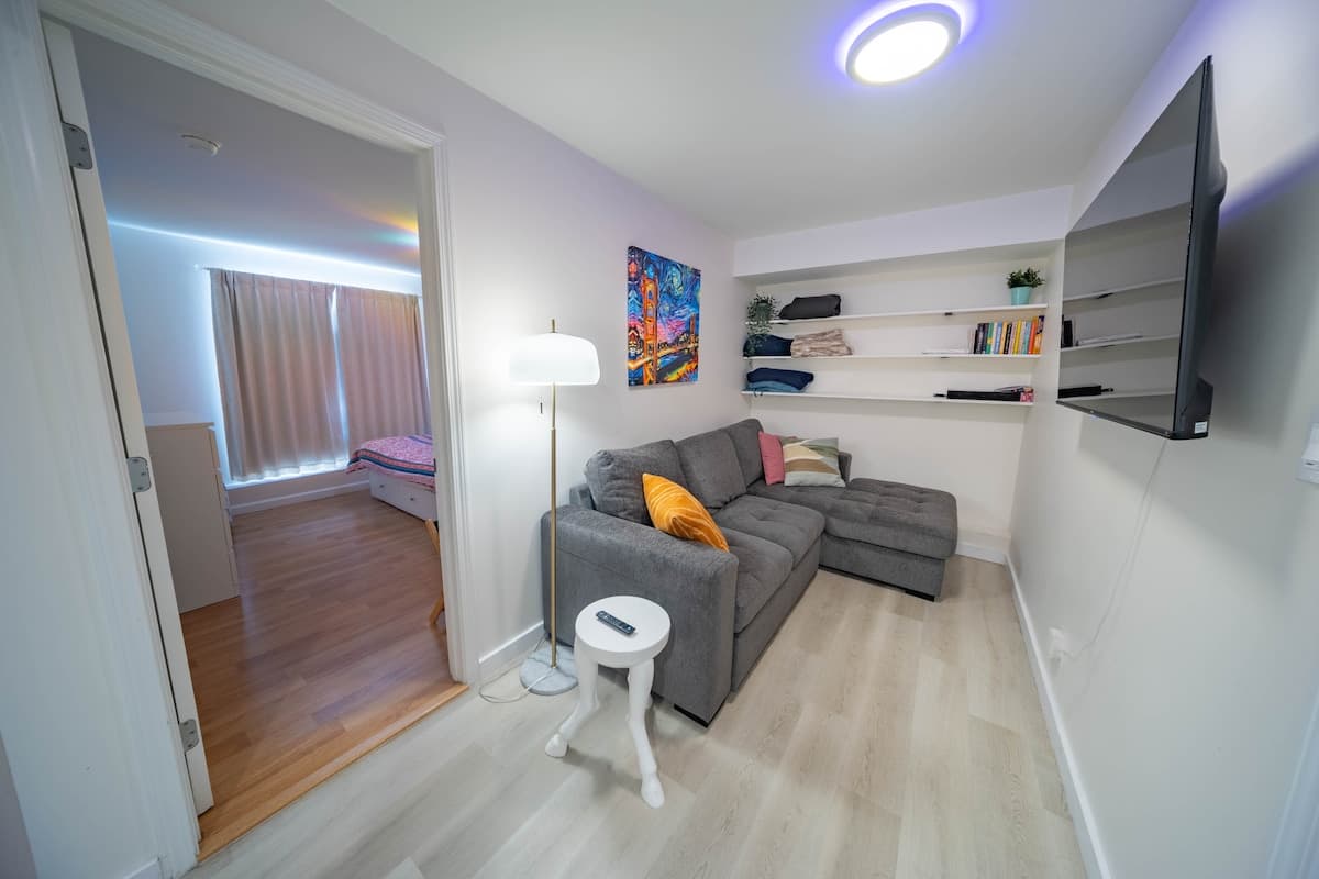 Beach Bungalow - Photo 2