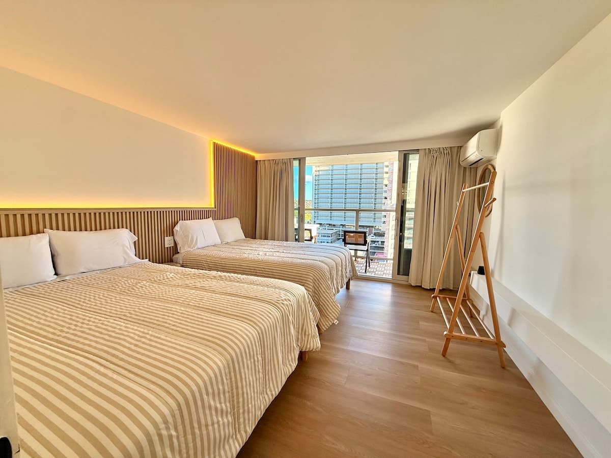 Waikiki City View + Infinity Pool #5 Free parking! - Photo 2