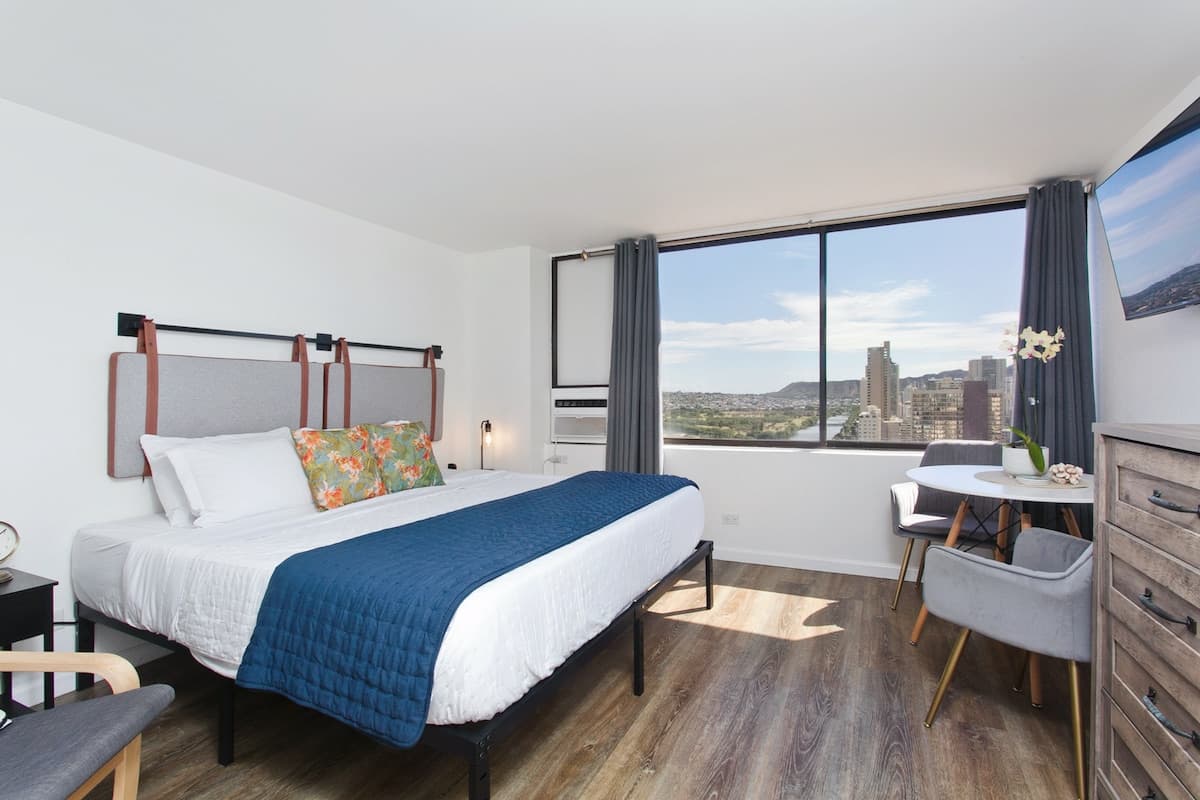 Condo in Honolulu · ★4.97 · 1 bedroom · 1 bed · 1 private bath - Photo 1