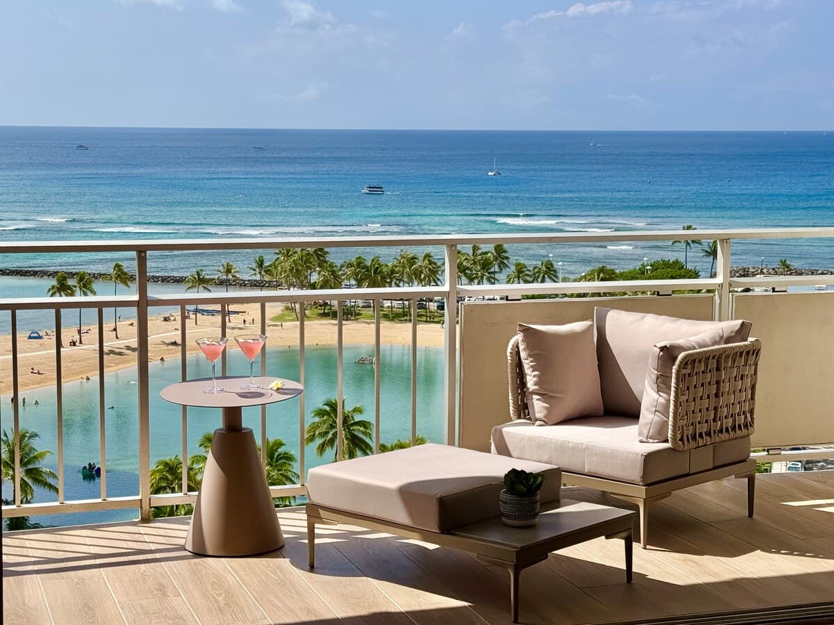 Condo in Honolulu · ★4.86 · 1 bedroom · 2 beds · 1 private bath - Photo 4