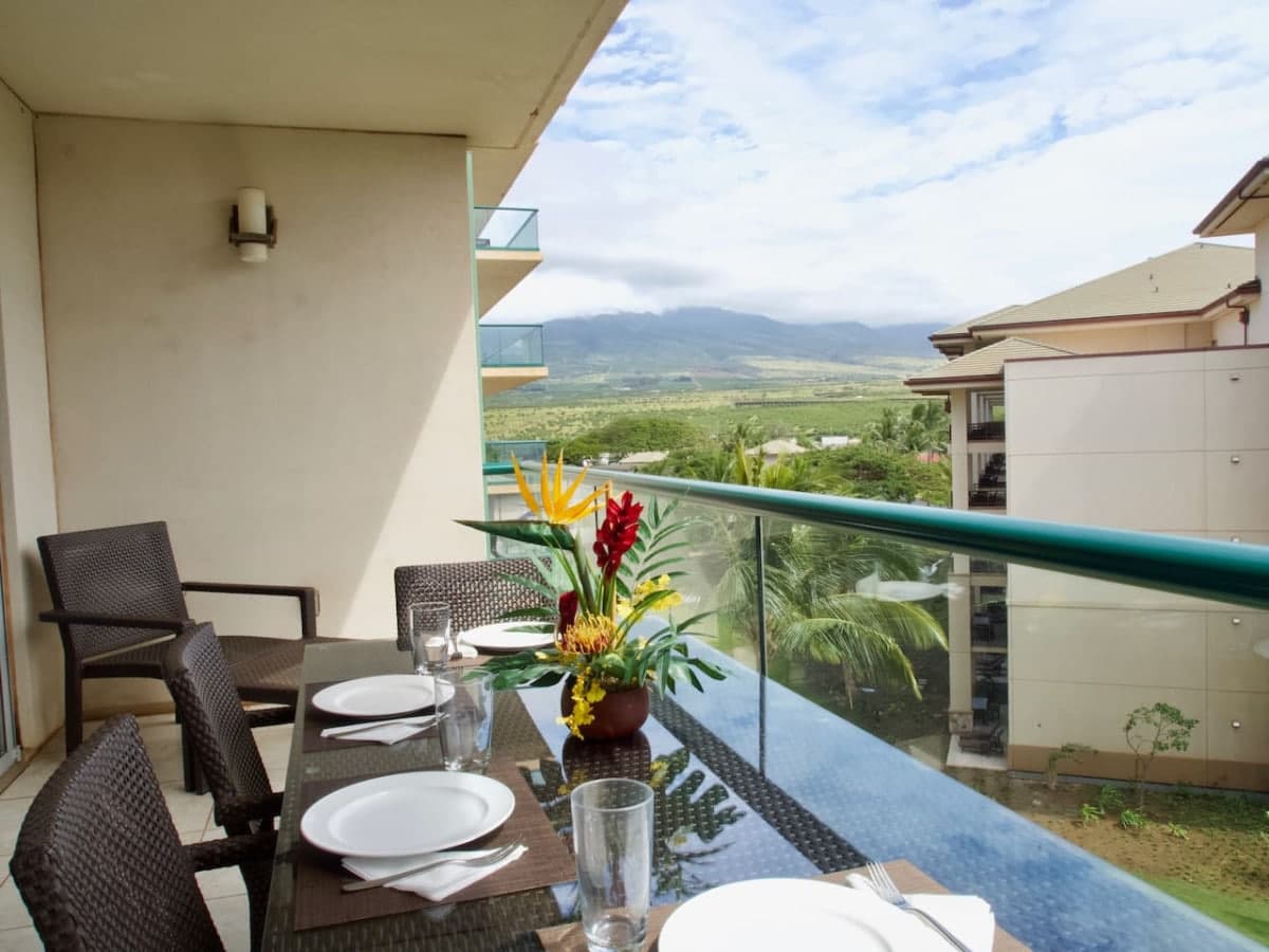 Condo in Lahaina · ★4.99 · 1 bedroom · 2 beds · 1 bath - Photo 5