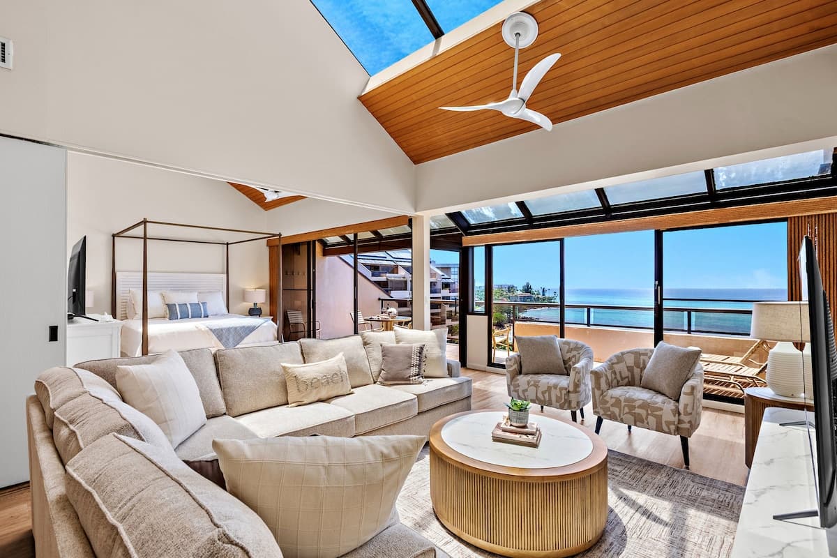 Condo in Lahaina · ★4.92 · 3 bedrooms · 6 beds · 3 baths - Photo 1
