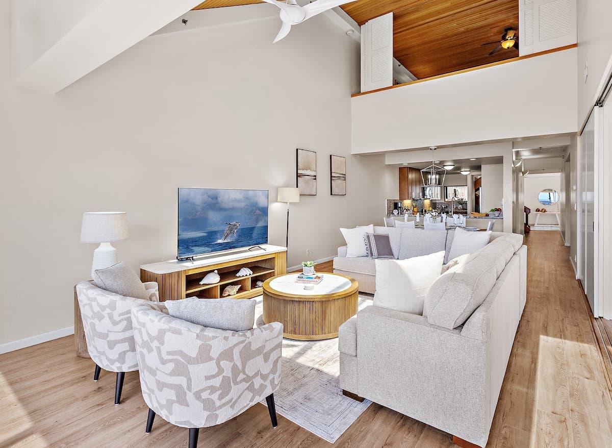 Condo in Lahaina · ★4.92 · 3 bedrooms · 6 beds · 3 baths - Photo 4