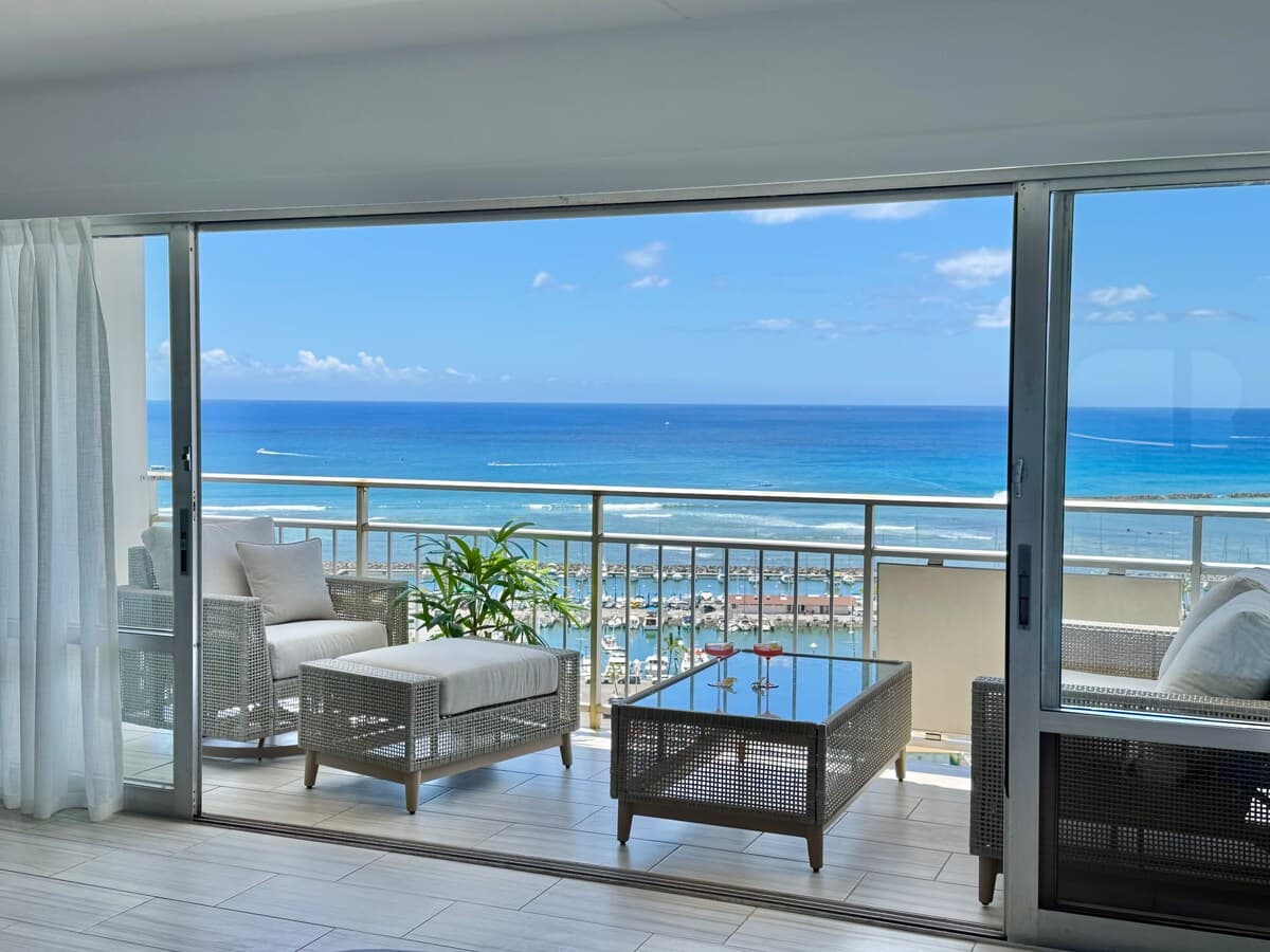 Condo in Honolulu · ★4.9 · 1 bedroom · 2 beds · 1 private bath - Photo 4