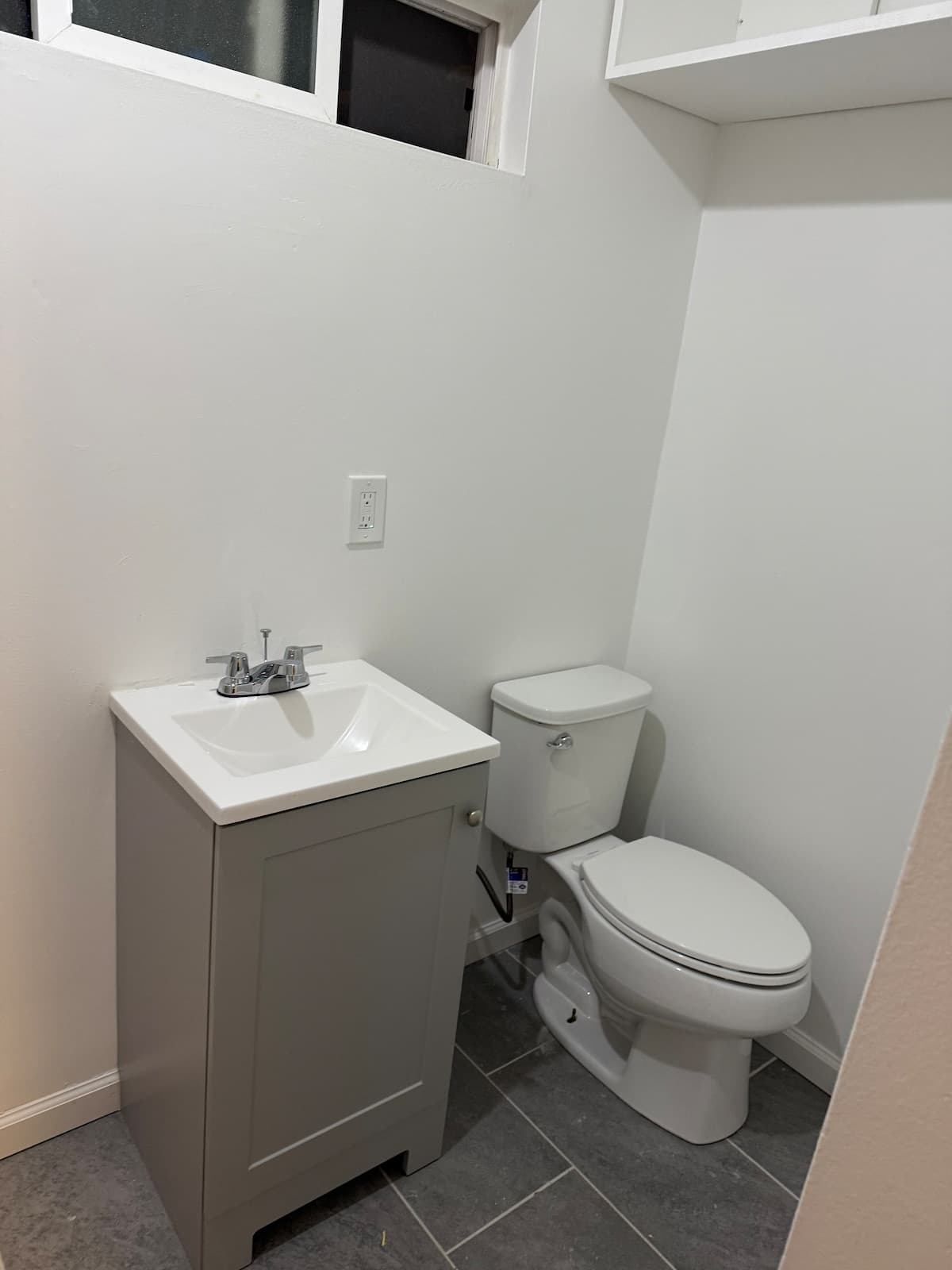 Cozy Renovated Casita with Private Bath - Photo 2