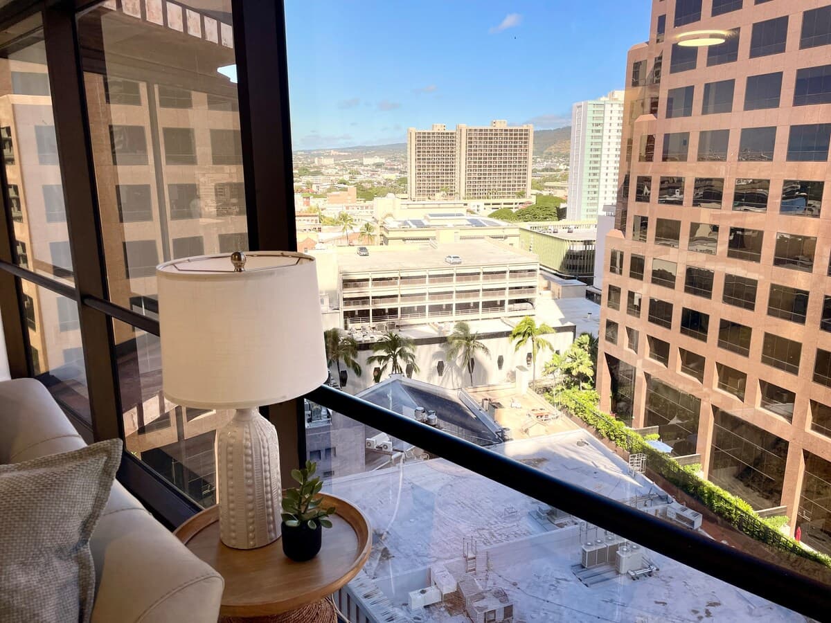 Honolulu Mountain View Condo w/ Free Parking - Photo 4