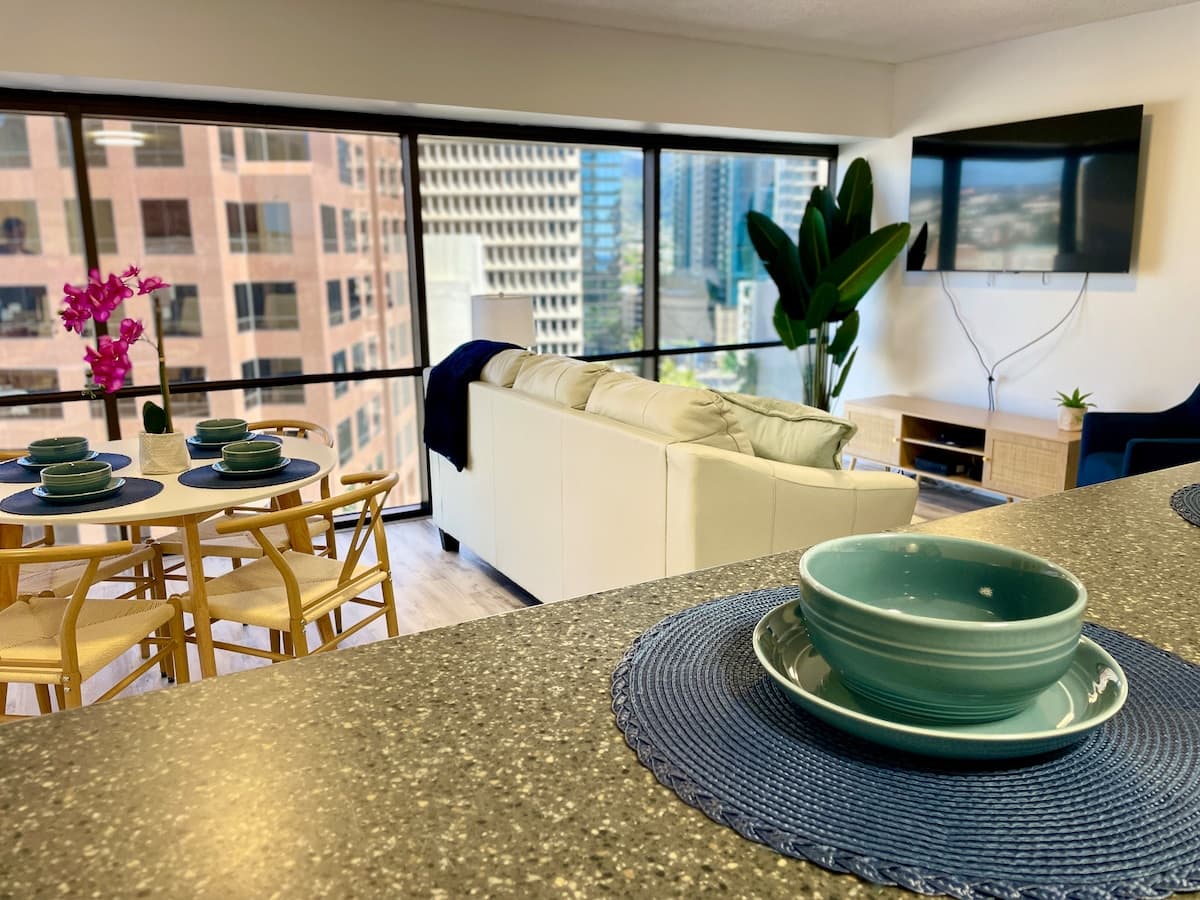Honolulu Mountain View Condo w/ Free Parking - Photo 2