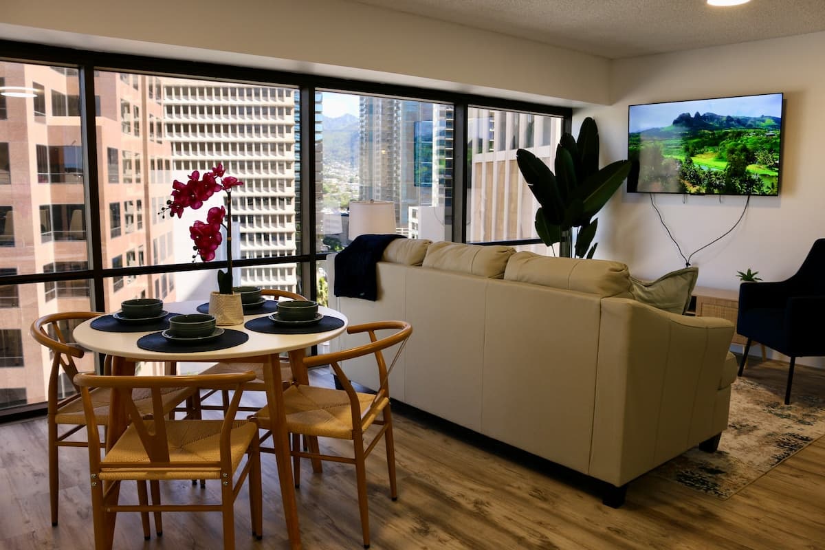 Honolulu Mountain View Condo w/ Free Parking - Photo 3