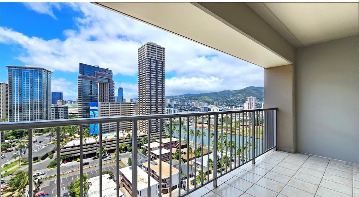 Luxury condo in Waikiki Hawaii - Photo 1