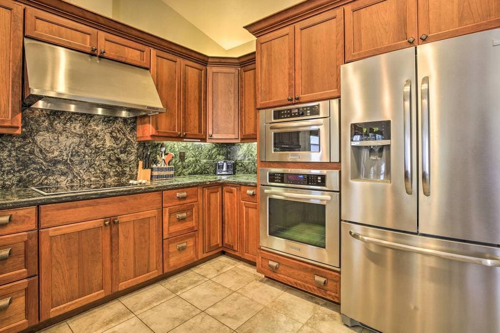 Home in Kailua-Kona · ★4.86 · 2 bedrooms · 2 beds · 2 baths - Photo 1