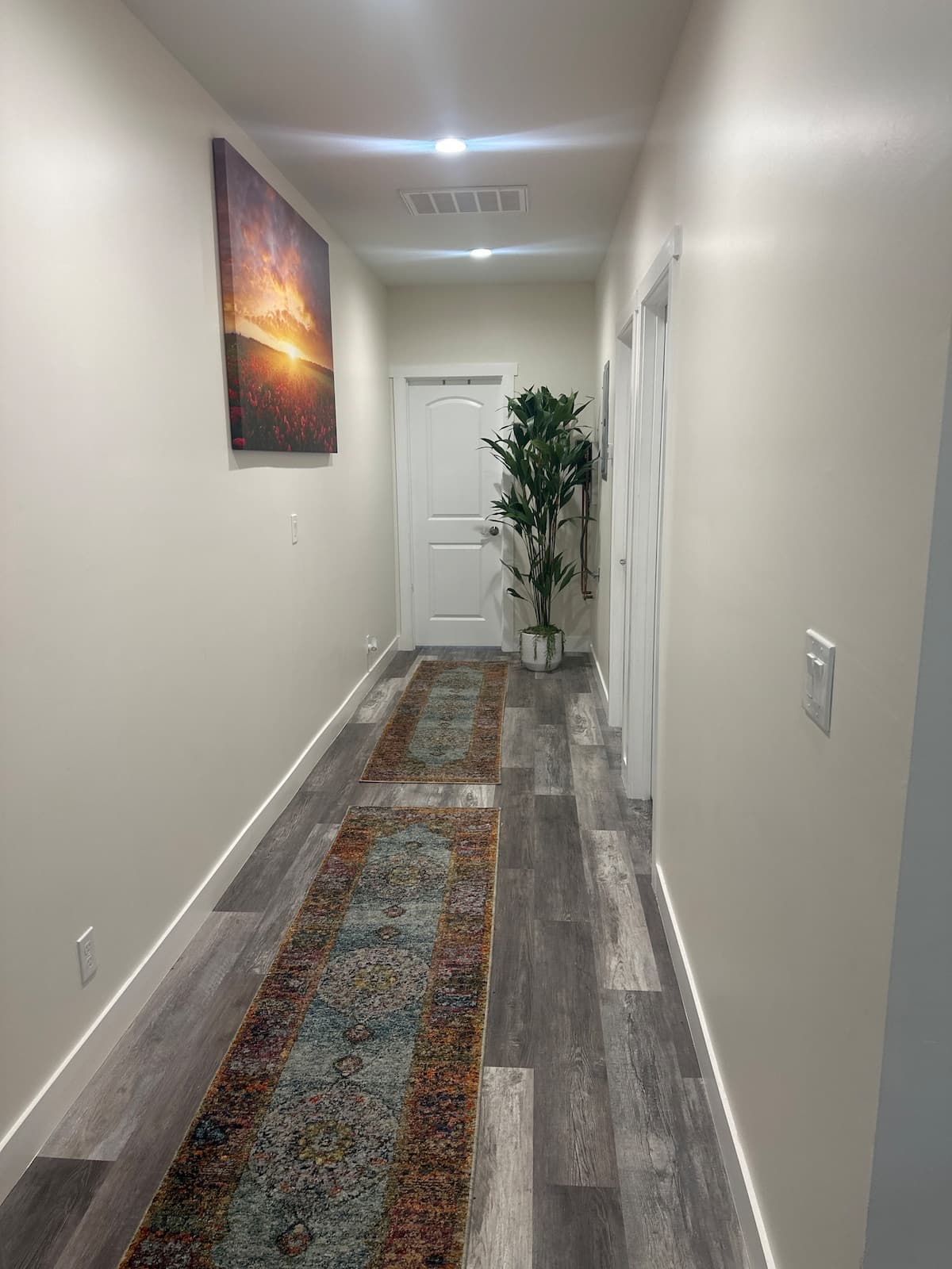 “Cozy 2BR/1BA Retreat - Photo 5