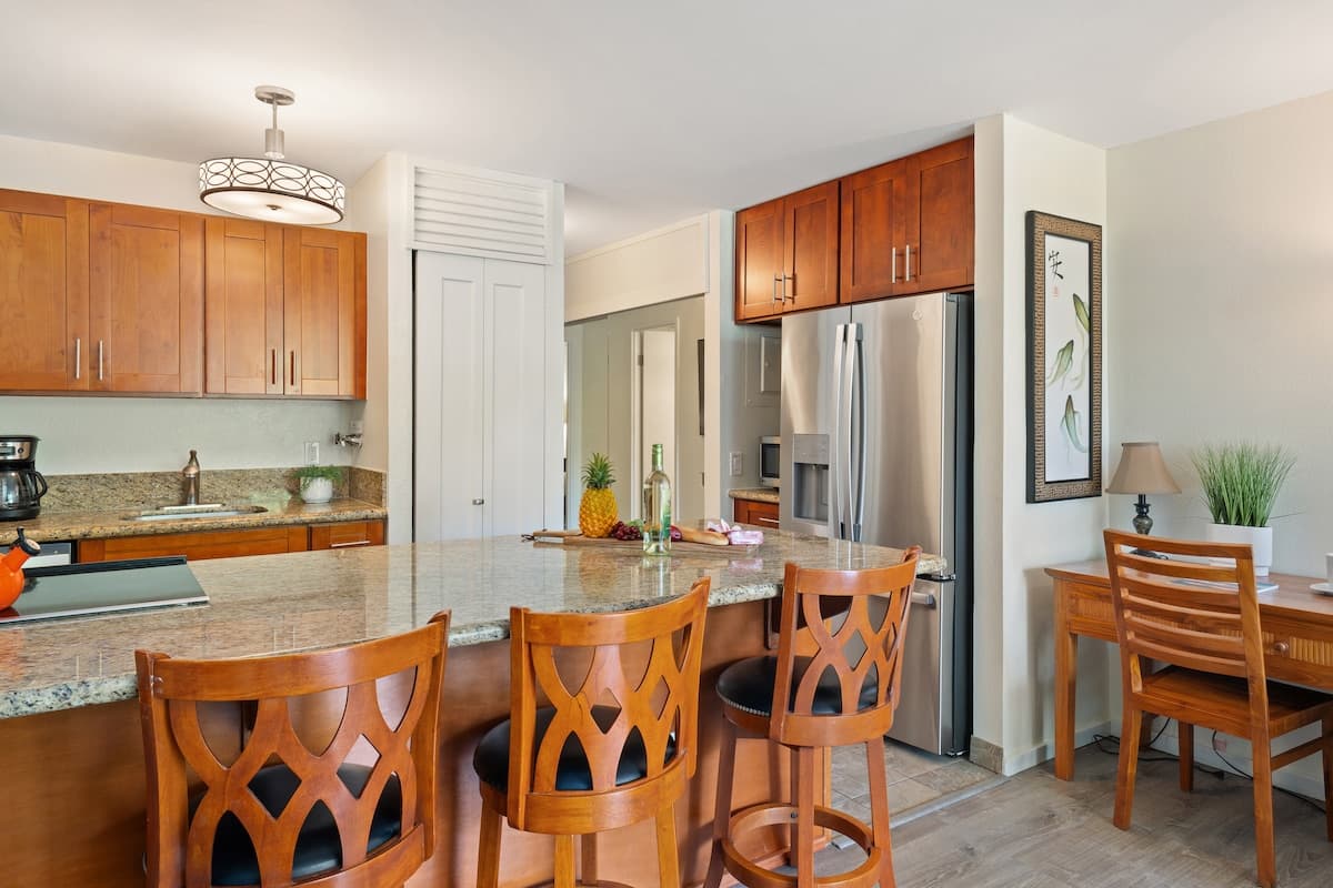 Condo in Kihei · ★4.89 · 1 bedroom · 2 beds · 1 bath - Photo 3