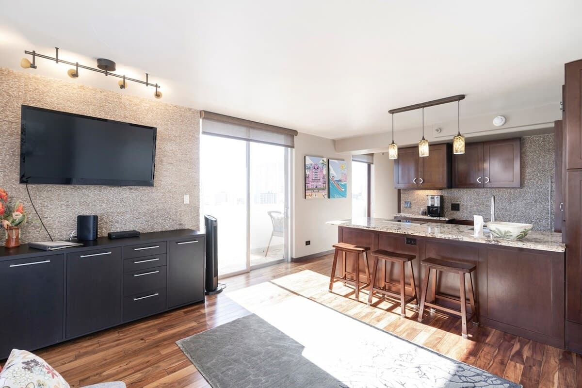 5-Star Upscale Studio - Heart of Waikiki w/Parking - Photo 5