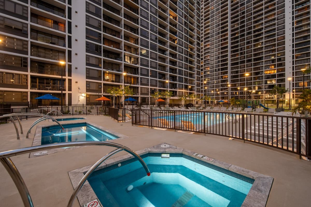 Panoramic Ocean & Diamond Head View l Free Parking - Photo 5