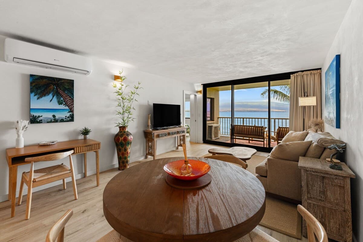 Condo in Wailuku · ★5.0 · 2 bedrooms · 3 beds · 2 private baths - Photo 3