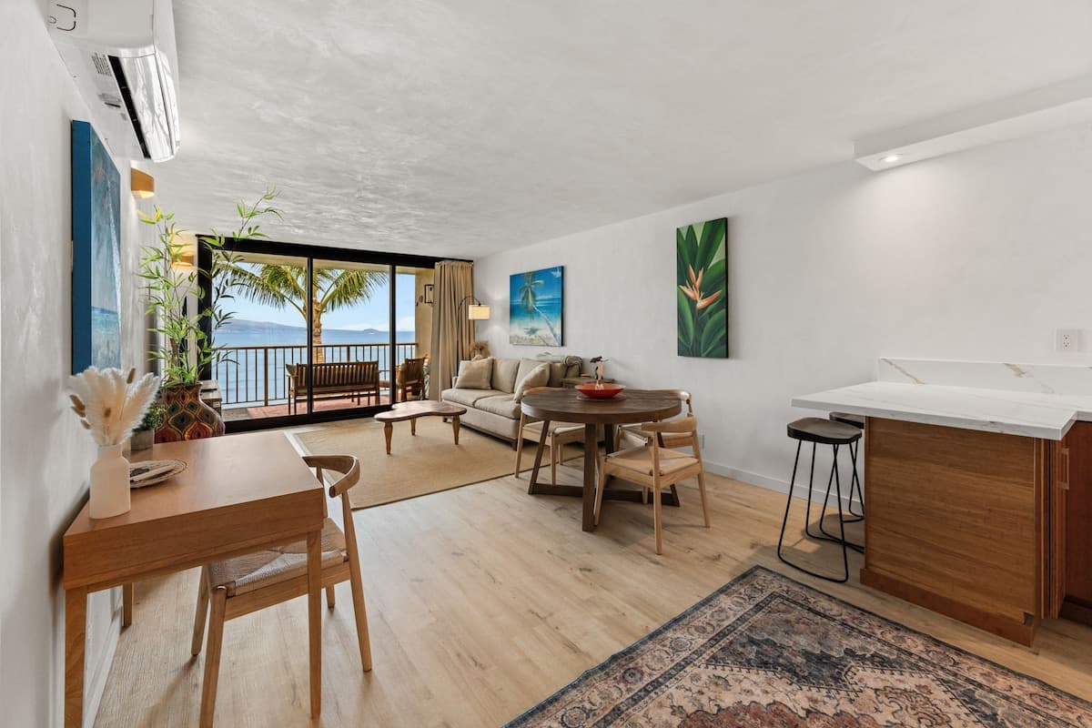 Condo in Wailuku · ★5.0 · 2 bedrooms · 3 beds · 2 private baths - Photo 4