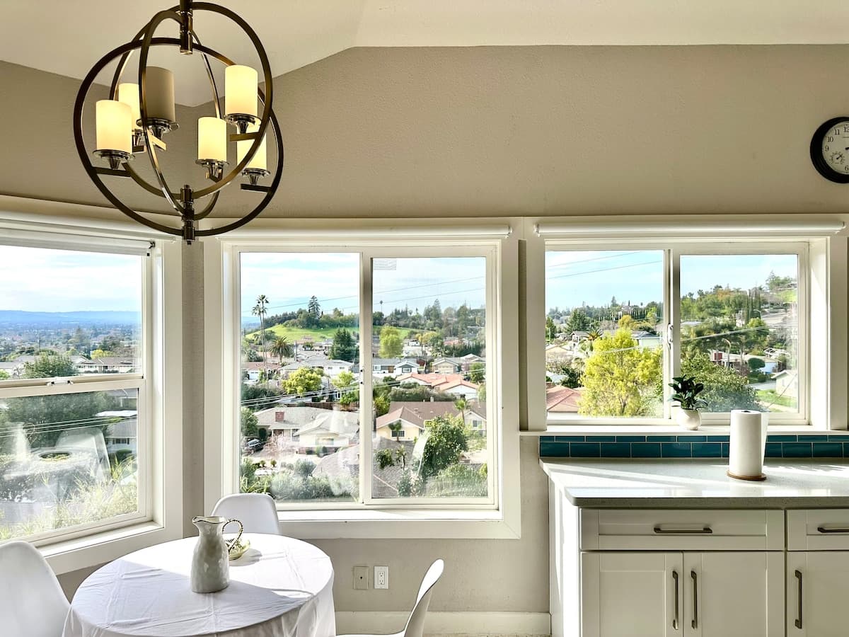 Panoramic City Views, 3 Floors, 2 Kitchens, Pool - Photo 5