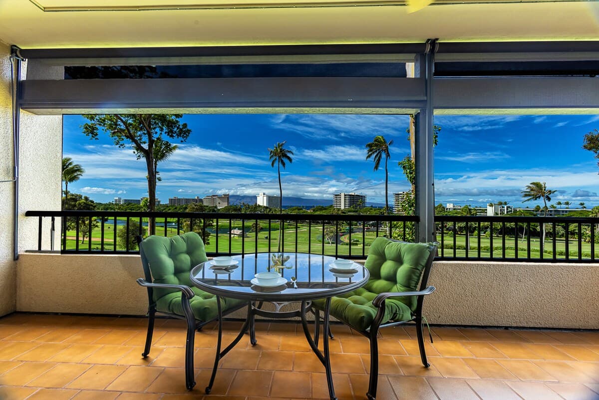 Condo in Lahaina · ★4.6 · 2 bedrooms · 3 beds · 2 baths - Photo 1