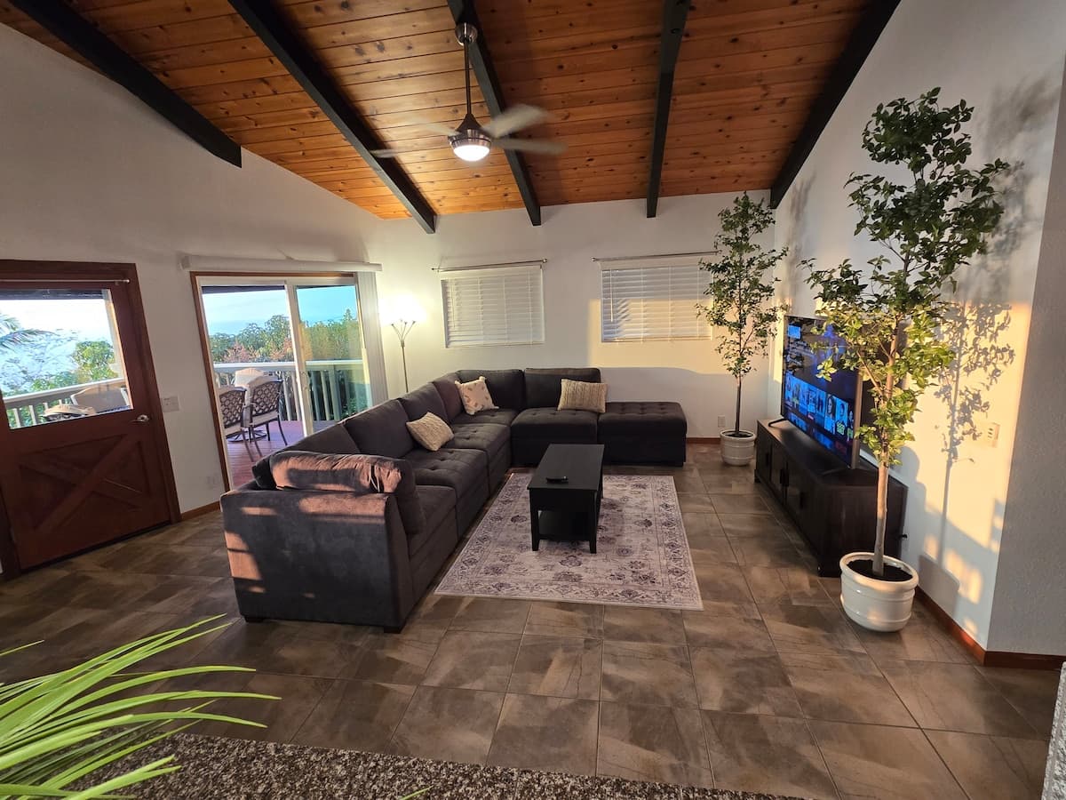 Home in Captain Cook · ★4.85 · 3 bedrooms · 5 beds · 3 private baths - Photo 1