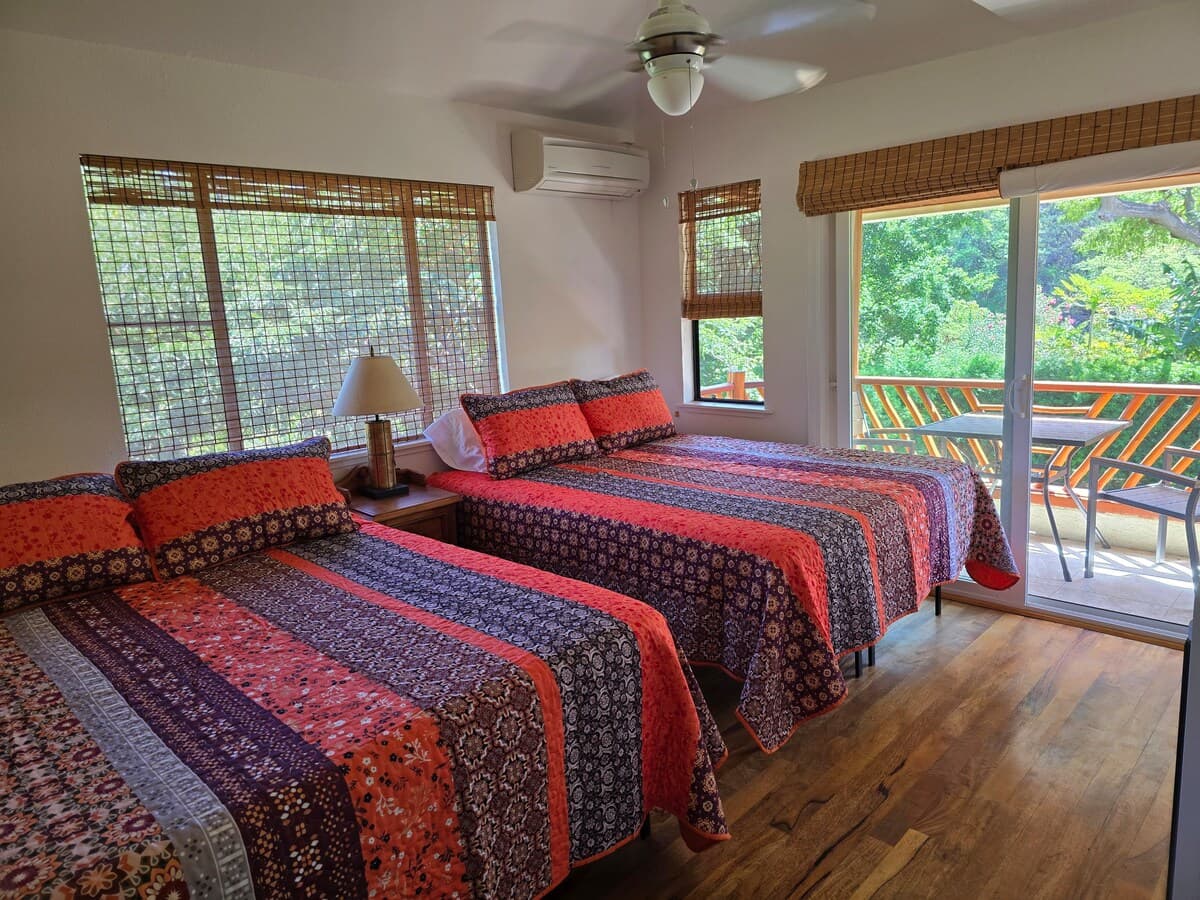Home in Waimea · ★4.59 · 5 bedrooms · 12 beds · 3 private baths - Photo 3
