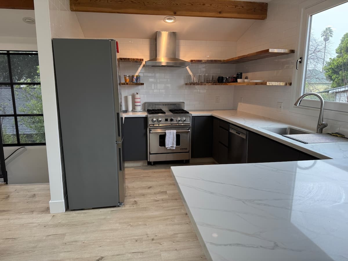 Renovated Townhouse, Private Balcony Near 4th St - Photo 5
