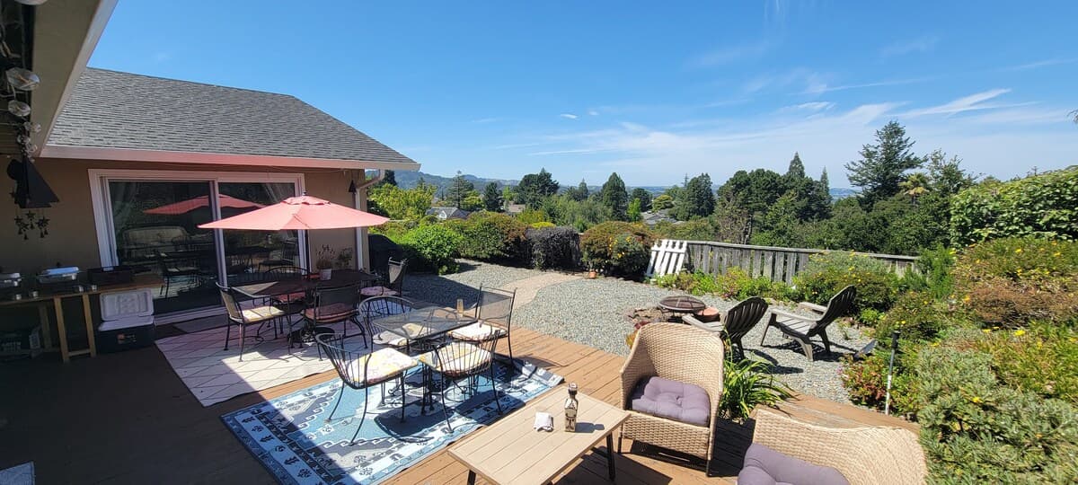 Oakland Home with Panoramic Patio Views - Photo 1