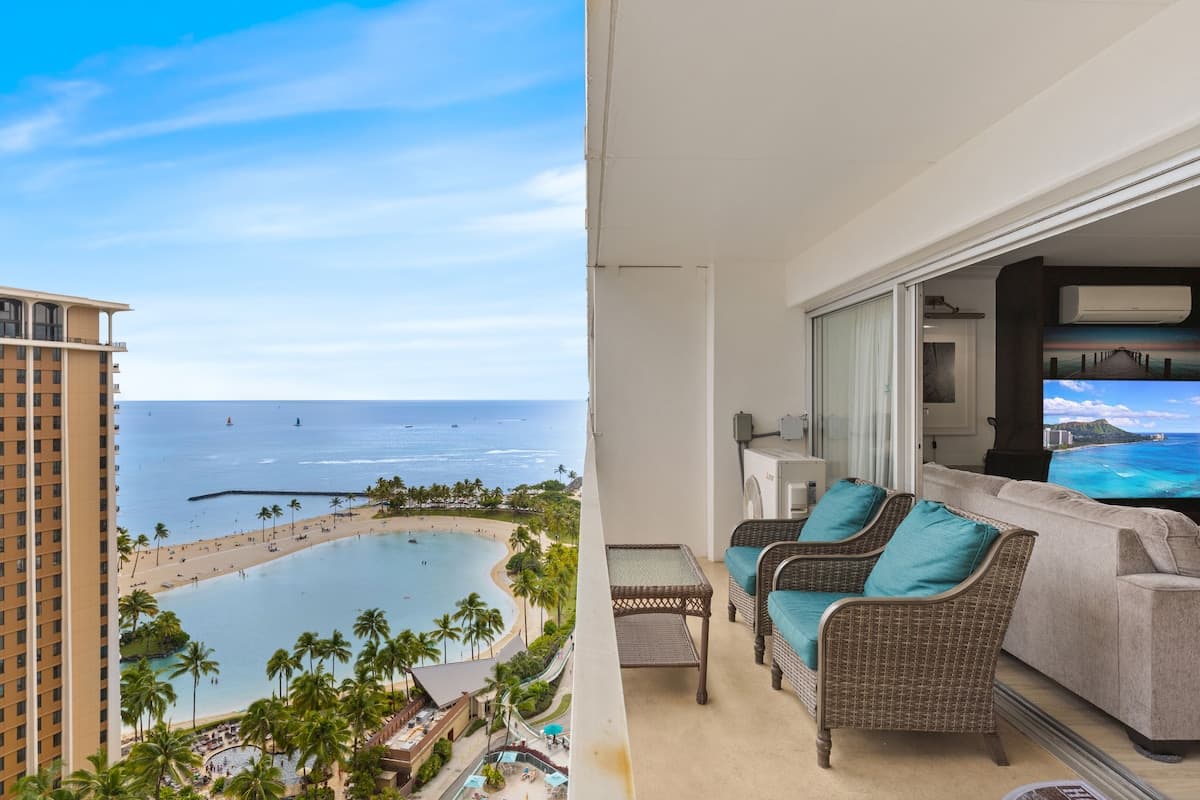 Condo in Honolulu · ★4.81 · 1 bedroom · 2 beds · 1 private bath - Photo 3