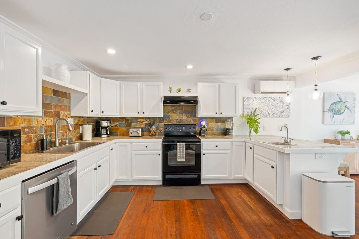 Home in Koloa · ★5.0 · 2 bedrooms · 3 beds · 1 bath - Photo 5