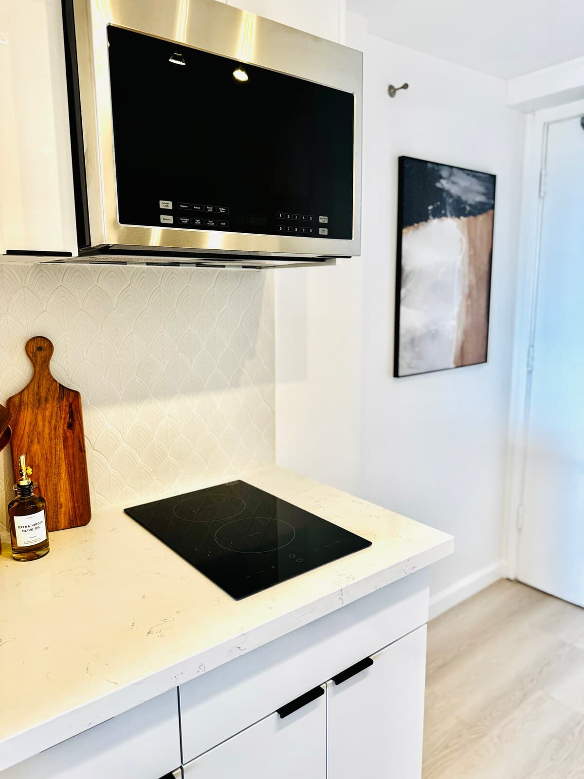Condo in Honolulu · ★4.89 · Studio · 1 bed · 1 private bath - Photo 5