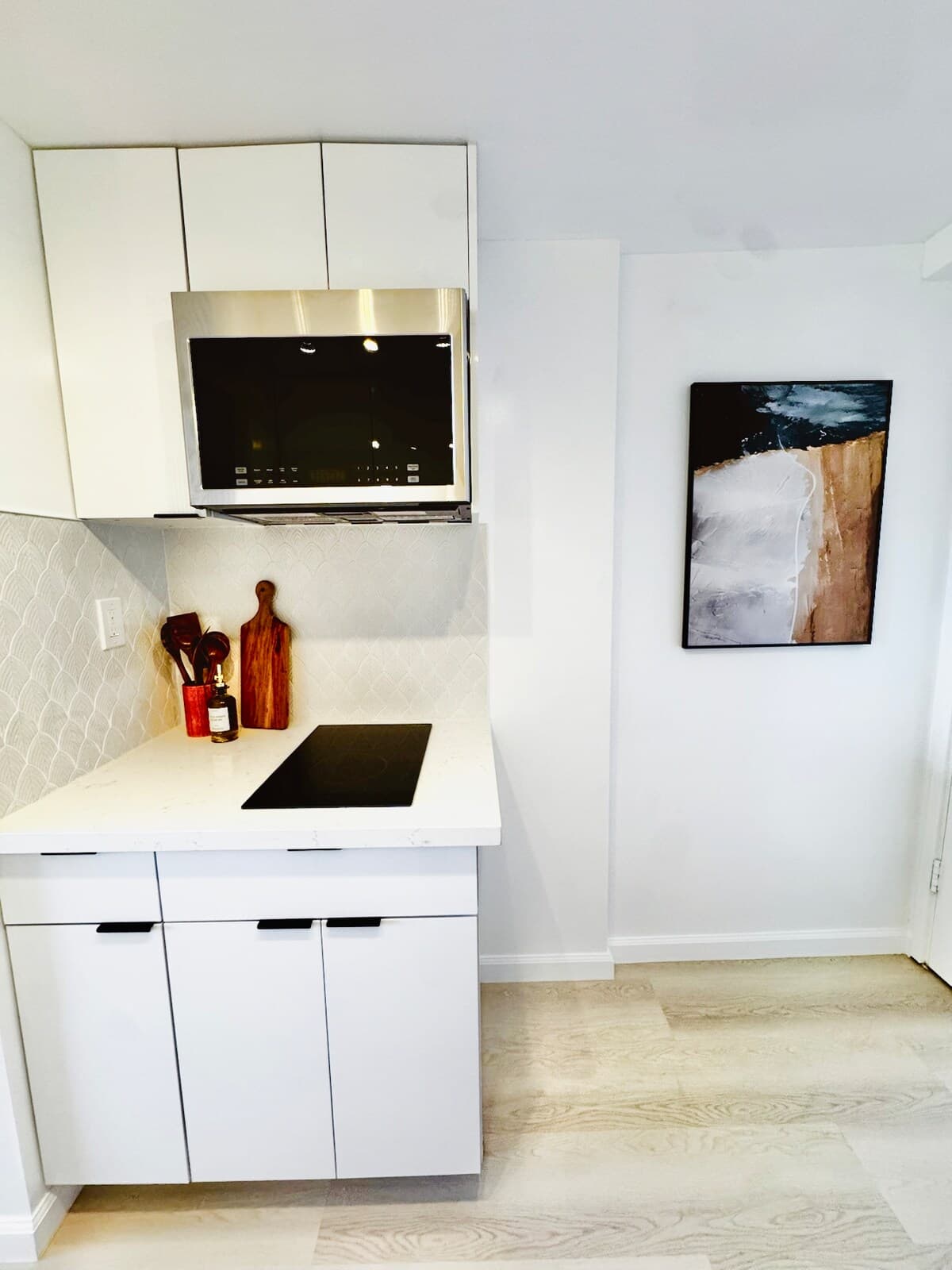 Condo in Honolulu · ★4.89 · Studio · 1 bed · 1 private bath - Photo 4