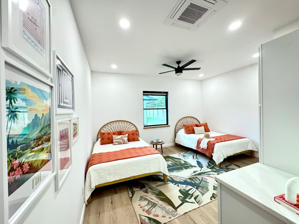 Home in Kahuku · ★5.0 · 3 bedrooms · 5 beds · 3 private baths - Photo 4