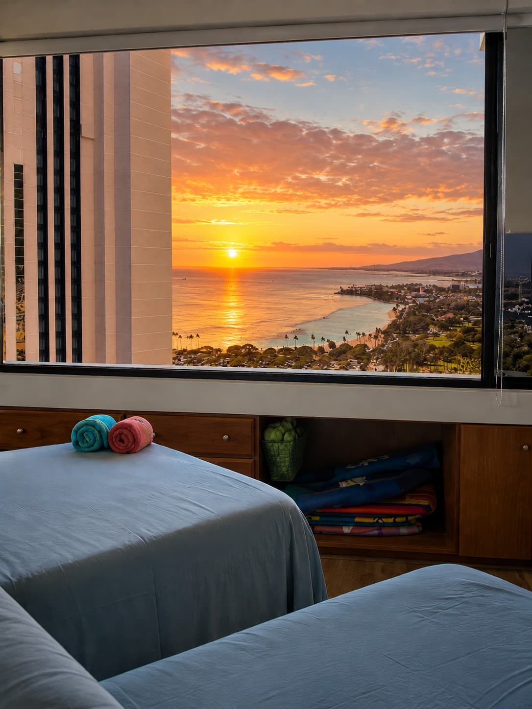 Condo in Honolulu · ★4.86 · 1 bedroom · 2 beds · 1 private bath - Photo 1
