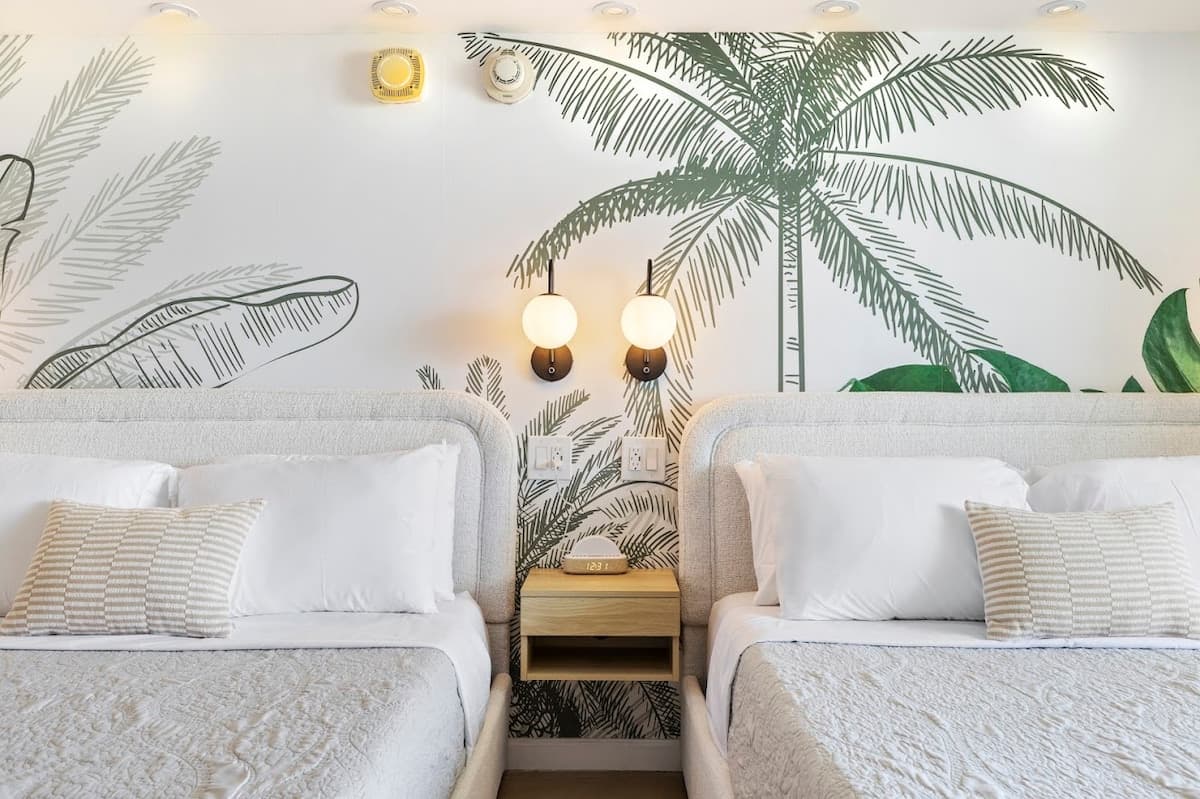 34F-Stunning Tropical Studio w/Ocean & City Views - Photo 2