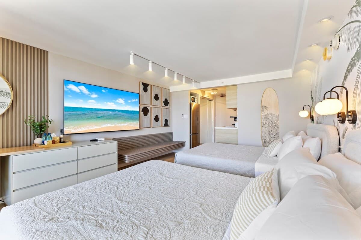34F-Stunning Tropical Studio w/Ocean & City Views - Photo 3