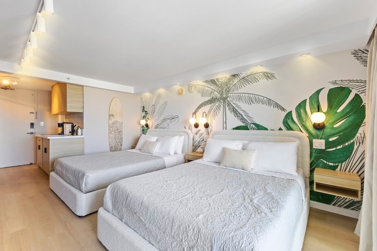 34F-Stunning Tropical Studio w/Ocean & City Views - Photo 4