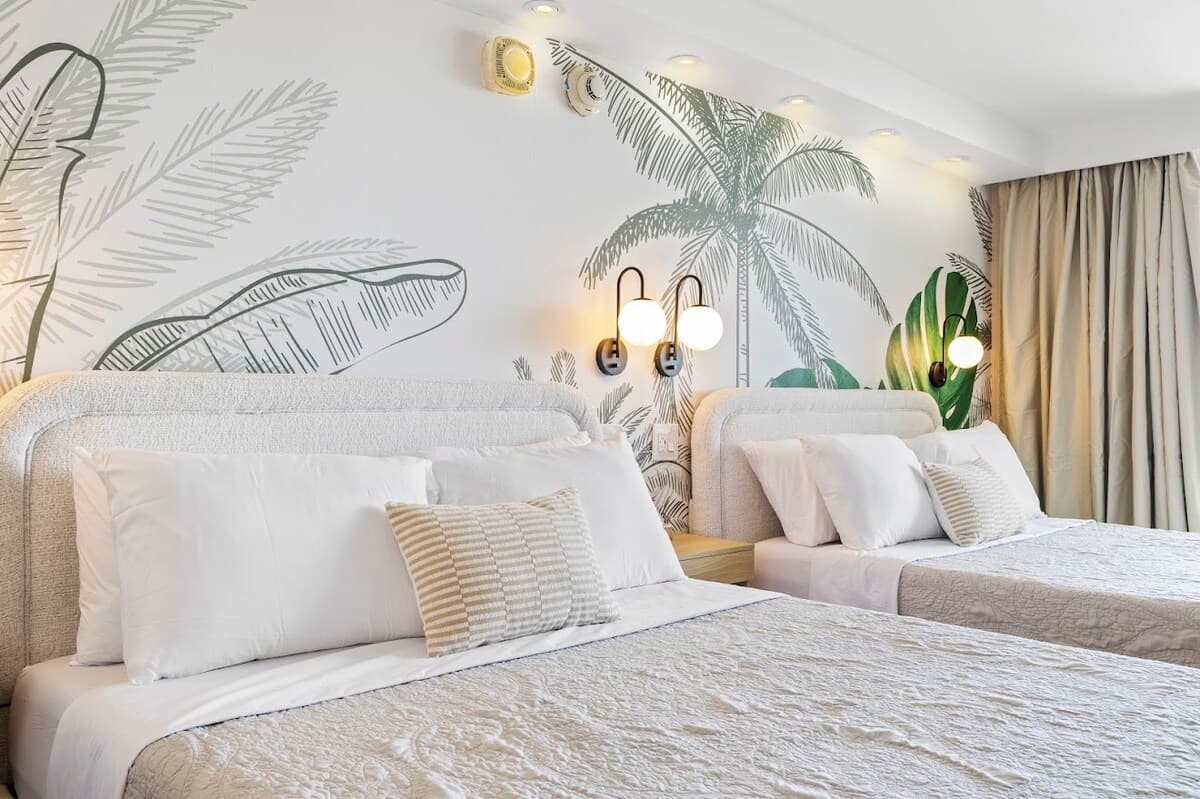34F-Stunning Tropical Studio w/Ocean & City Views - Photo 5