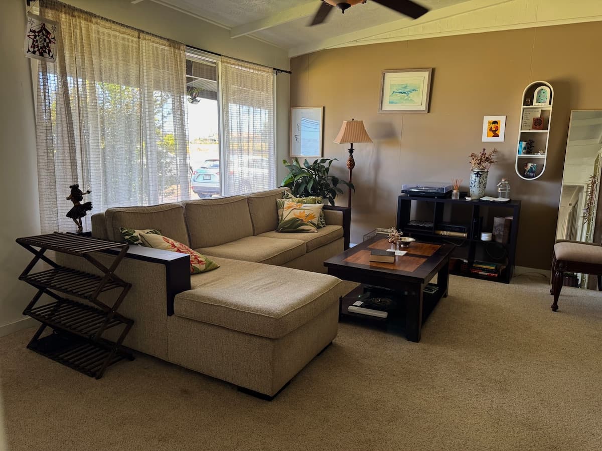 Home in Hilo · ★4.98 · 1 bedroom · 1 bed · 1 private bath - Photo 2