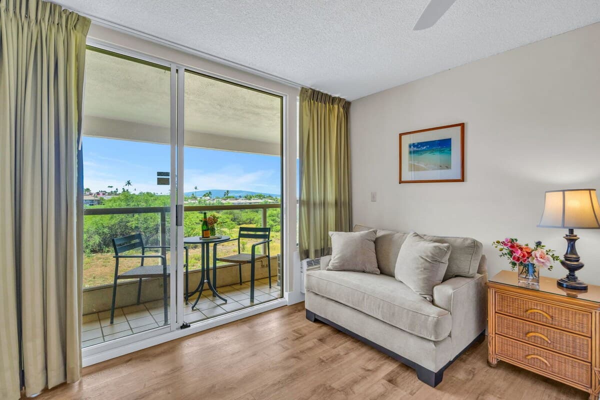 Condo in Kihei · ★4.75 · Studio · 2 beds · 1 bath - Photo 2