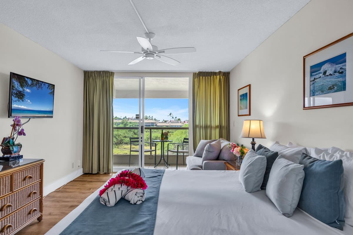 Condo in Kihei · ★4.75 · Studio · 2 beds · 1 bath - Photo 1