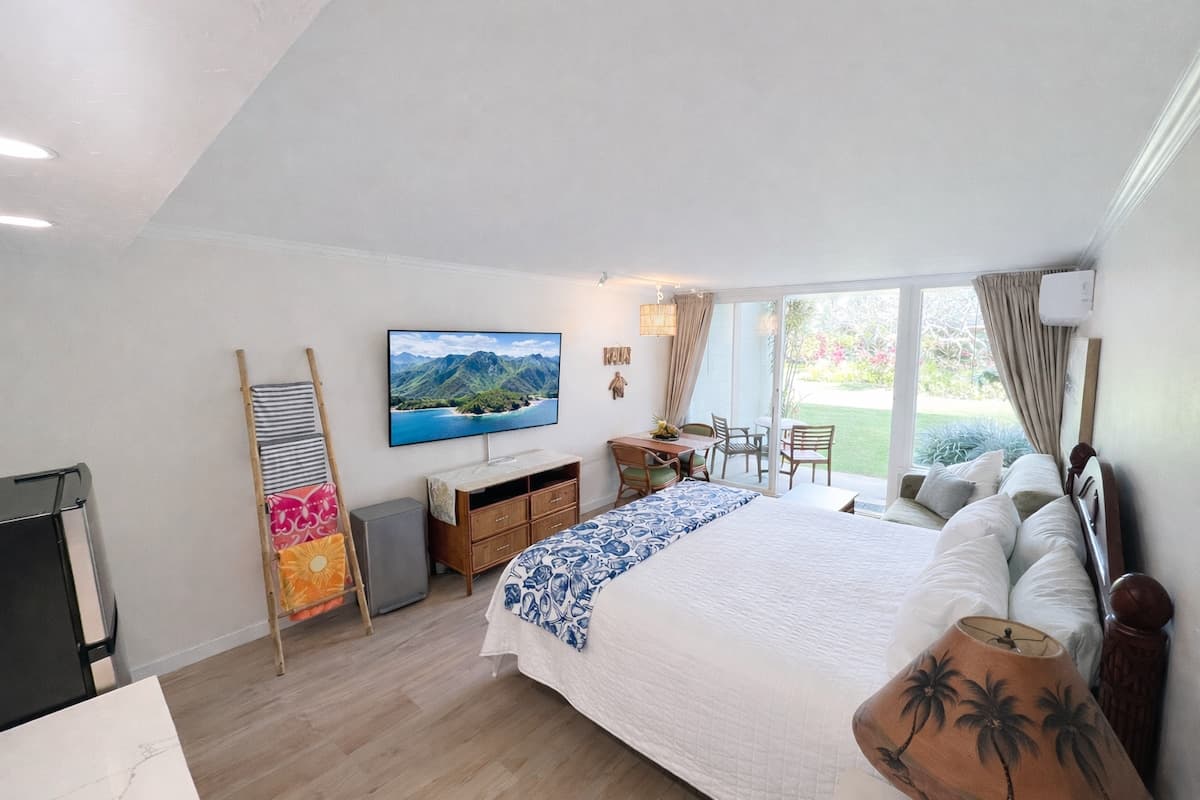 16 seconds from Door to Ocean! AC, Pool, Keyless - Photo 5