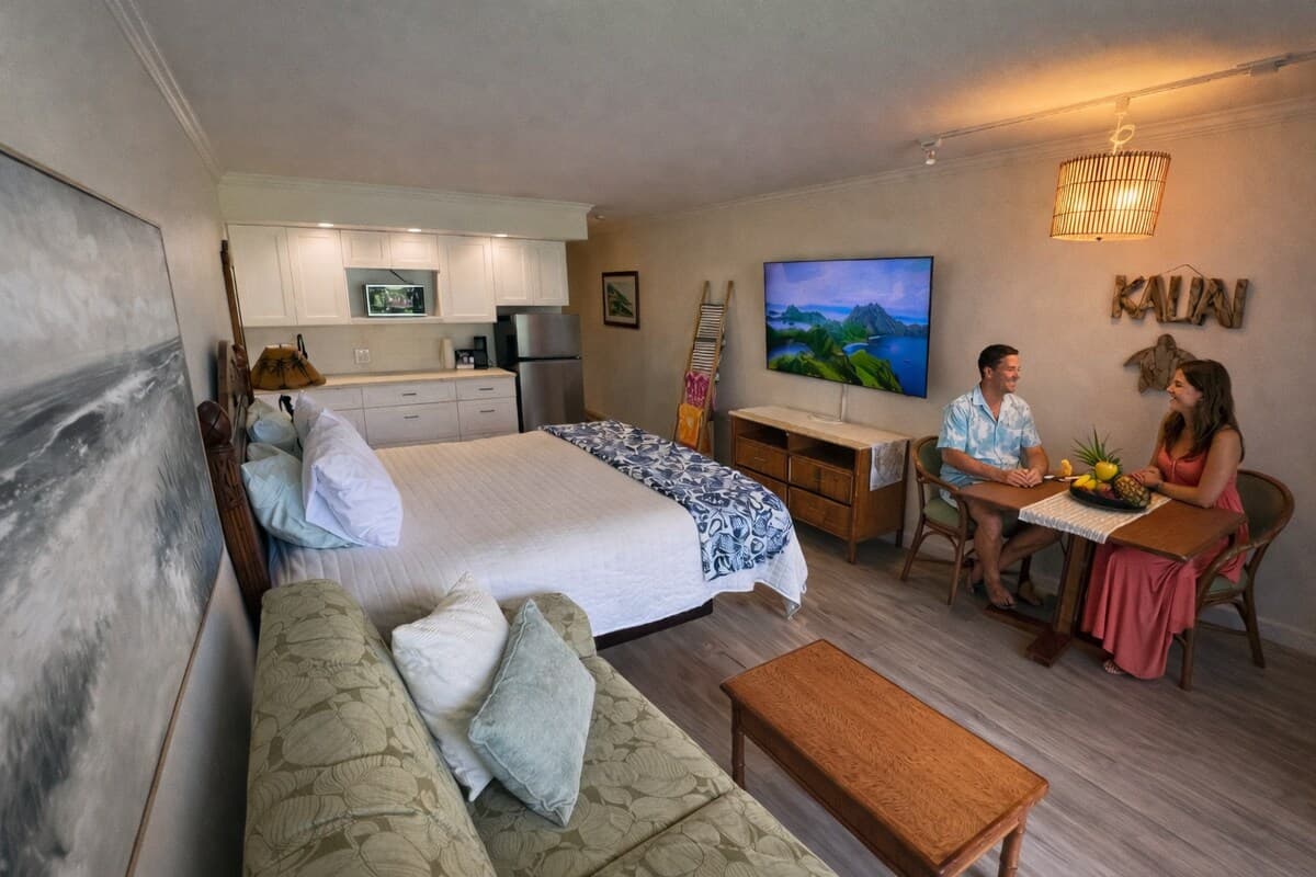 16 seconds from Door to Ocean! AC, Pool, Keyless - Photo 4